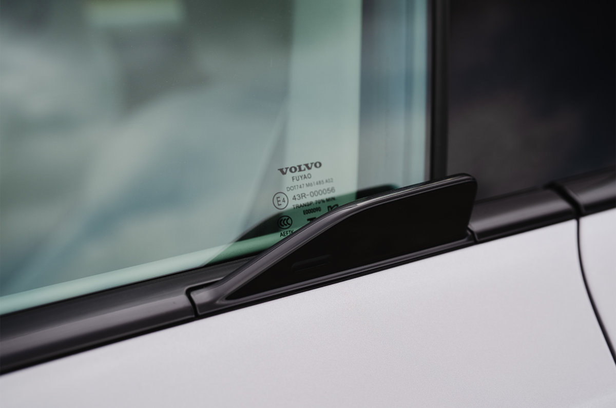 Essai de la Volvo EX60 : poignée de porte