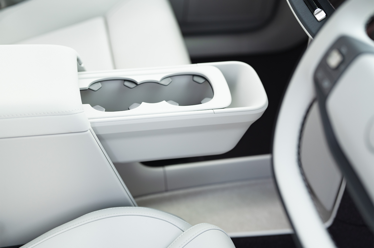 Espaces de rangement avant de la Volvo EX60 – essai