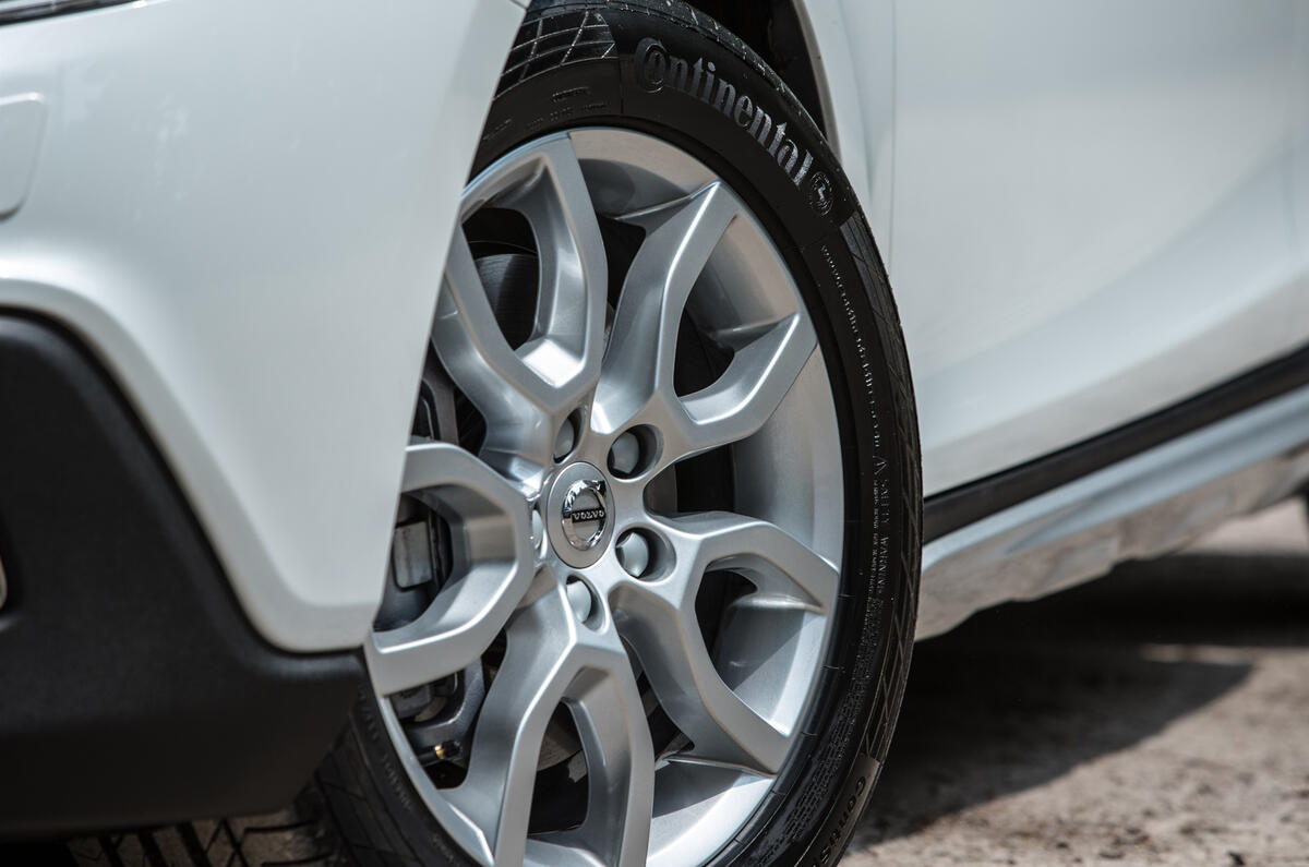 16in Volvo V40 Cross Country alloy wheels