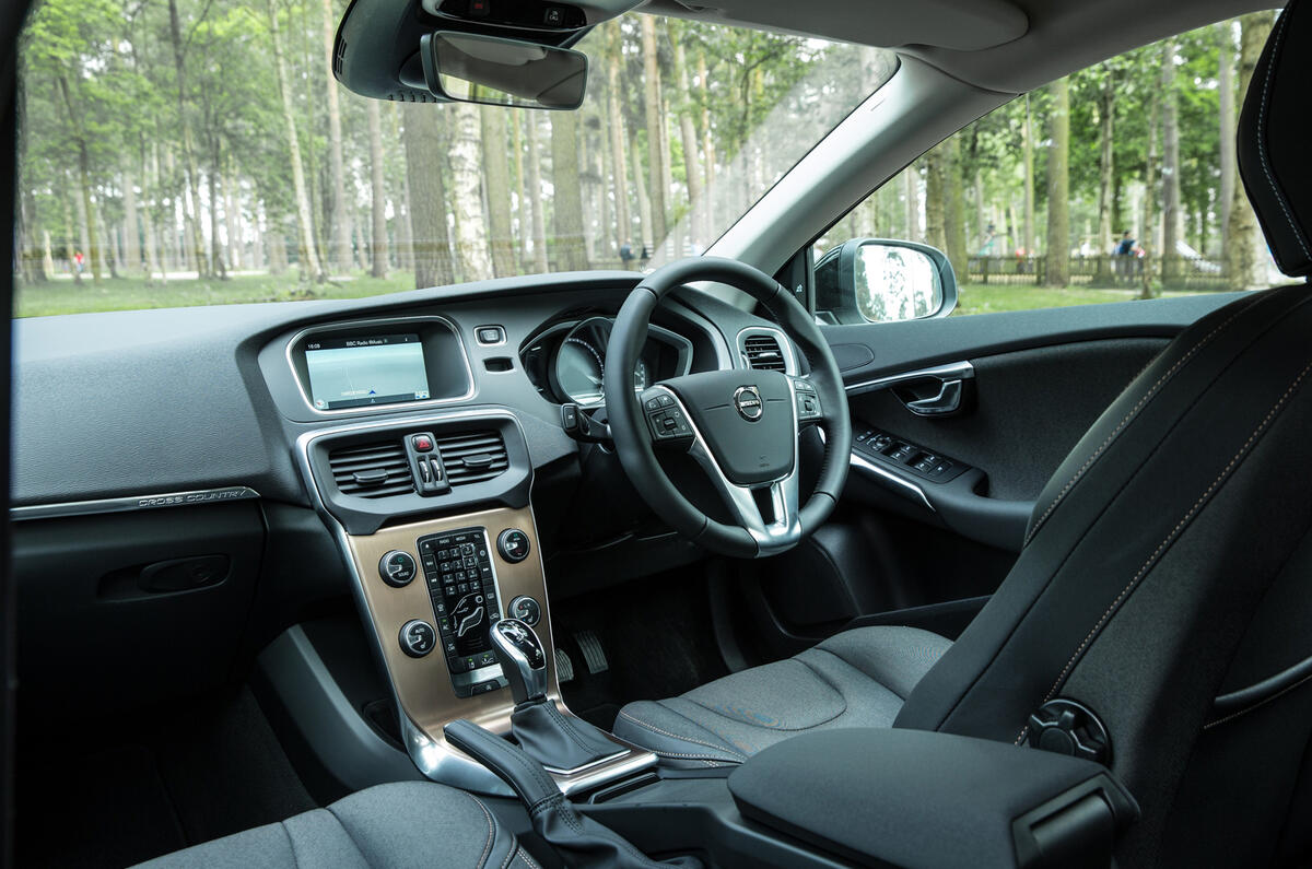 Volvo V40 Cross Country interior