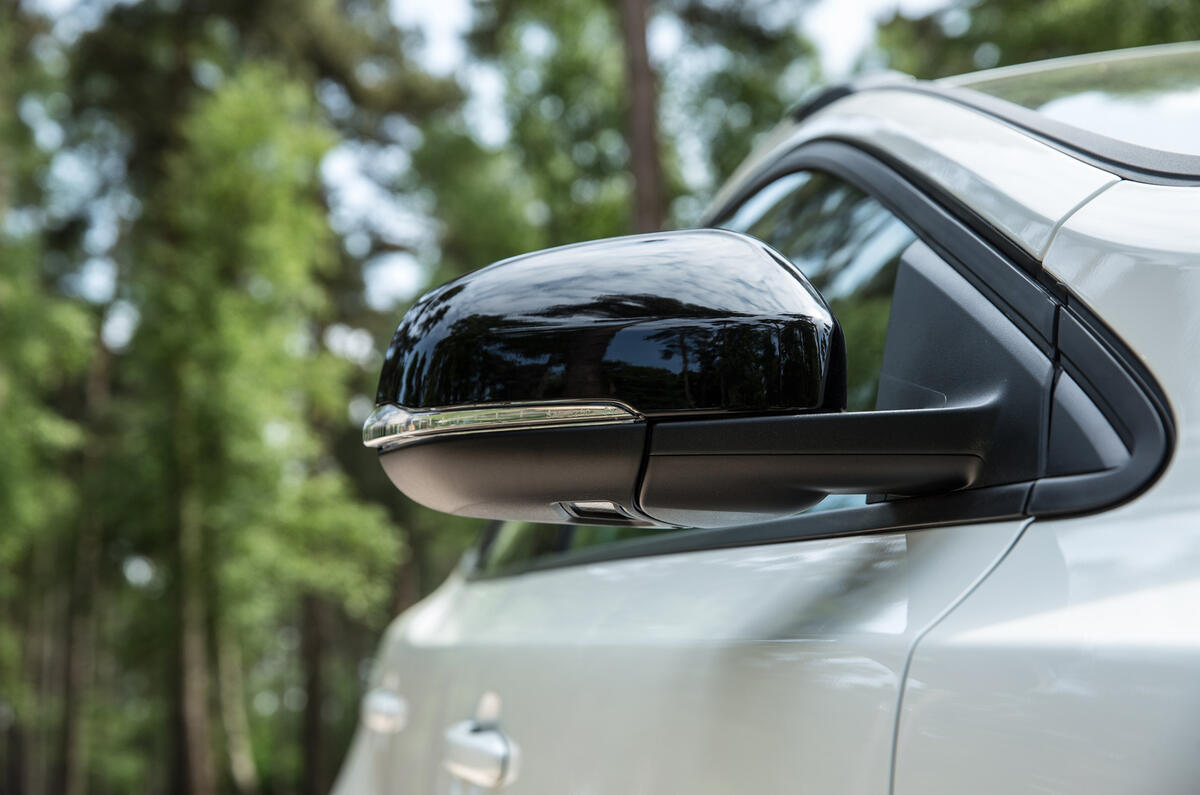Volvo V40 Cross Country wing mirror