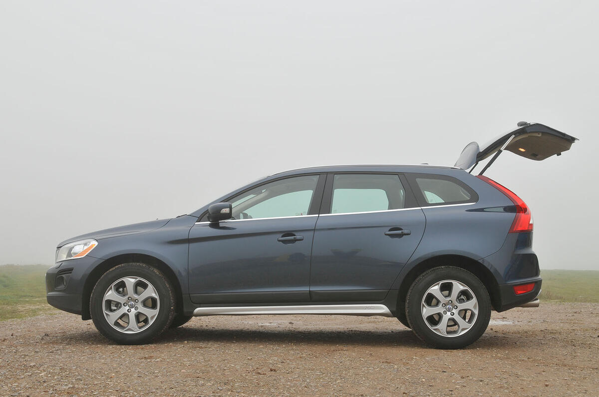 Volvo XC60 boot open Volvo XC60 boot open