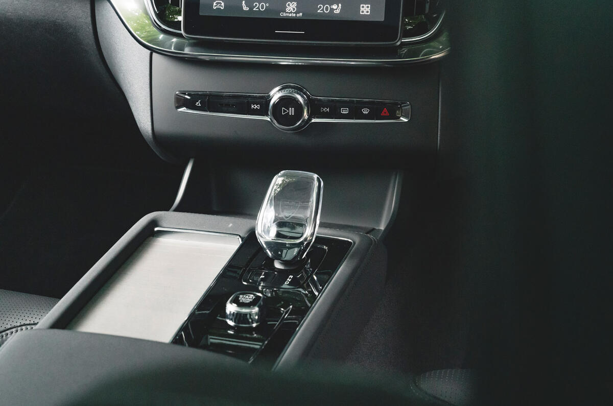 VolvoXC90 review 2025 012 centre console