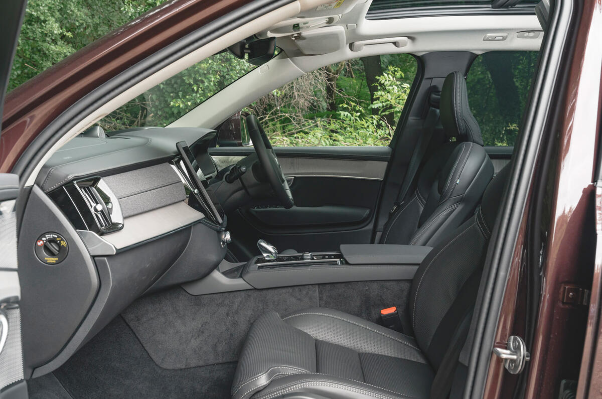 VolvoXC90 review 2025 015 front seats