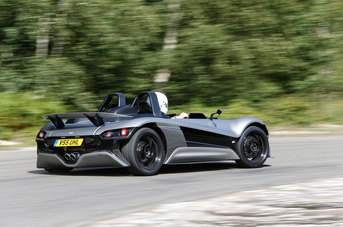 Vuhl 05 rear cornering