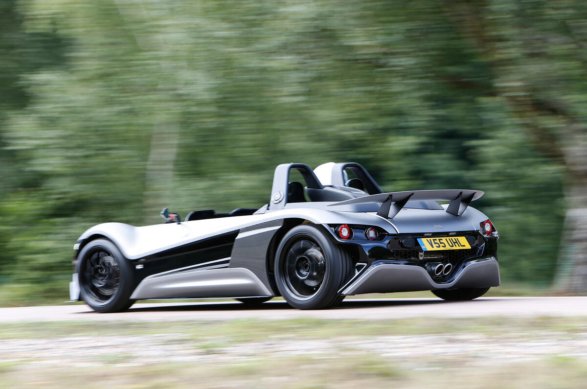 The Vuhl 05 weighs 752kg