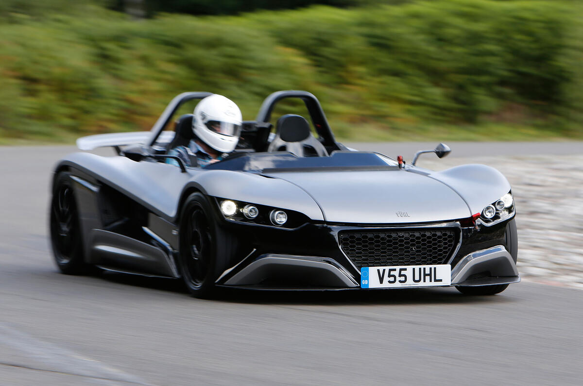 Vuhl 05 hard cornering