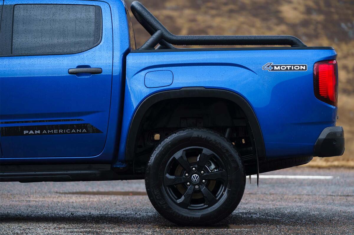 VW Amarok côté arrière