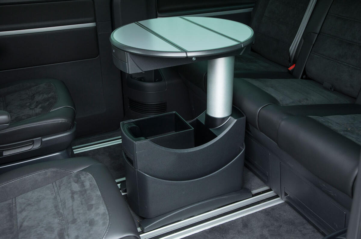 Volkswagen Caravelle table