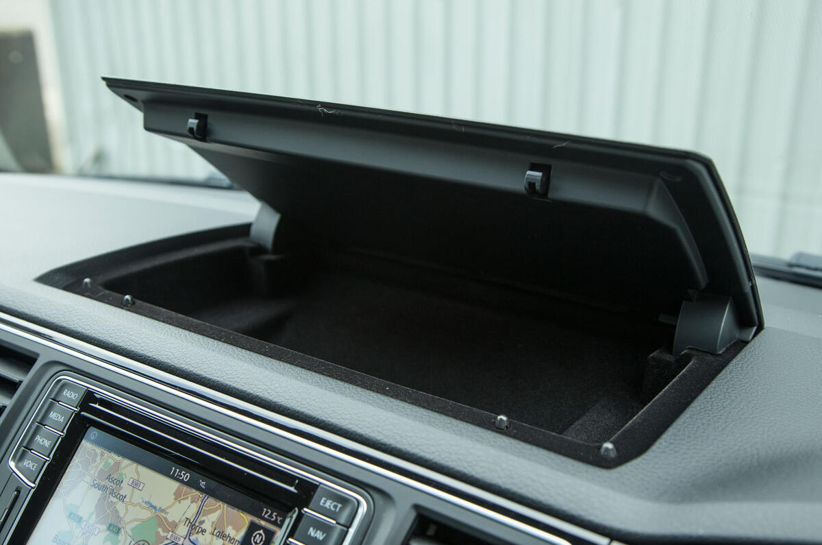 Volkswagen Caravelle T6 dashboard cubbyhole