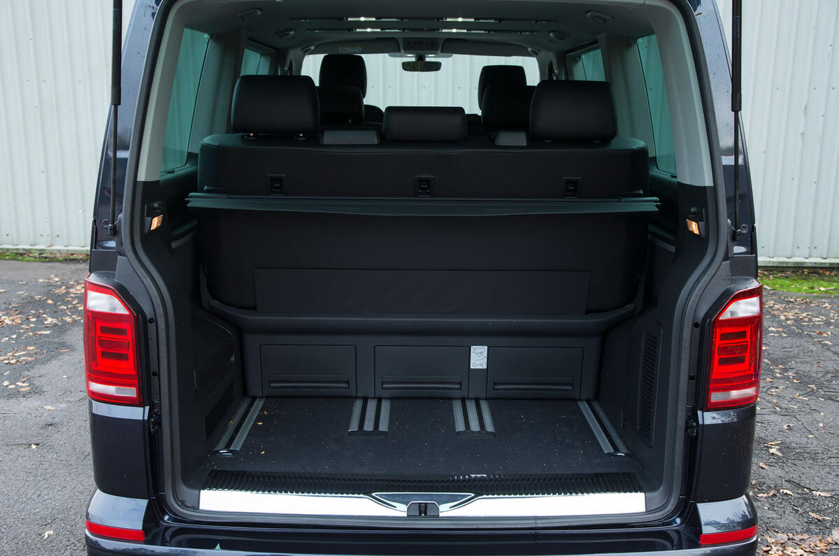 Volkswagen Caravelle boot