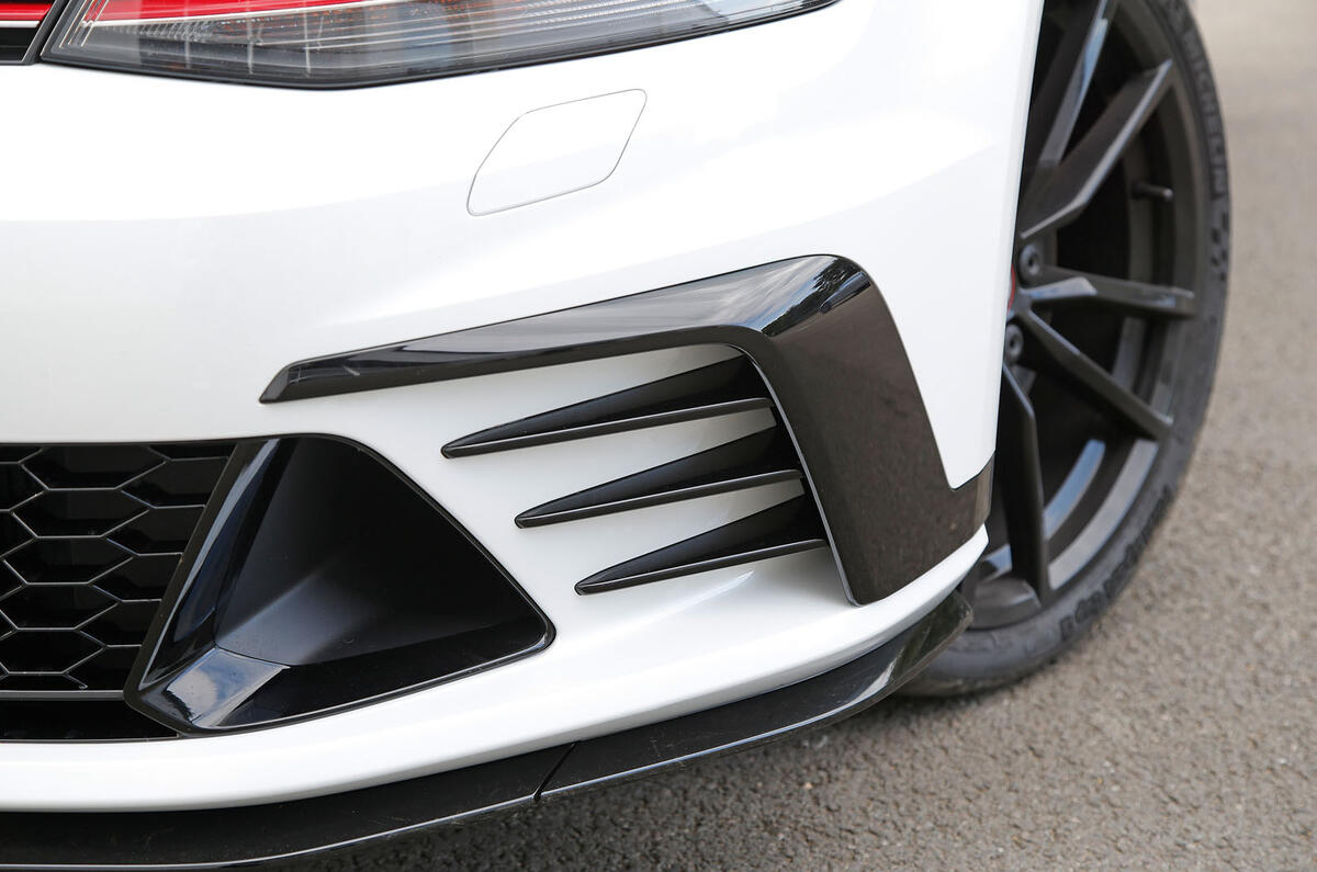 Volkswagen Golf GTI front aerodynamics