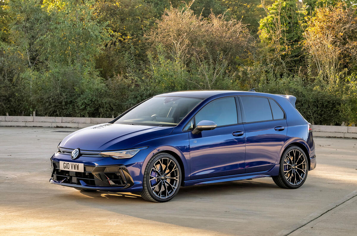 VW Golf R 2024 review front static 0072 VW Golf R 2024 review front static 0072