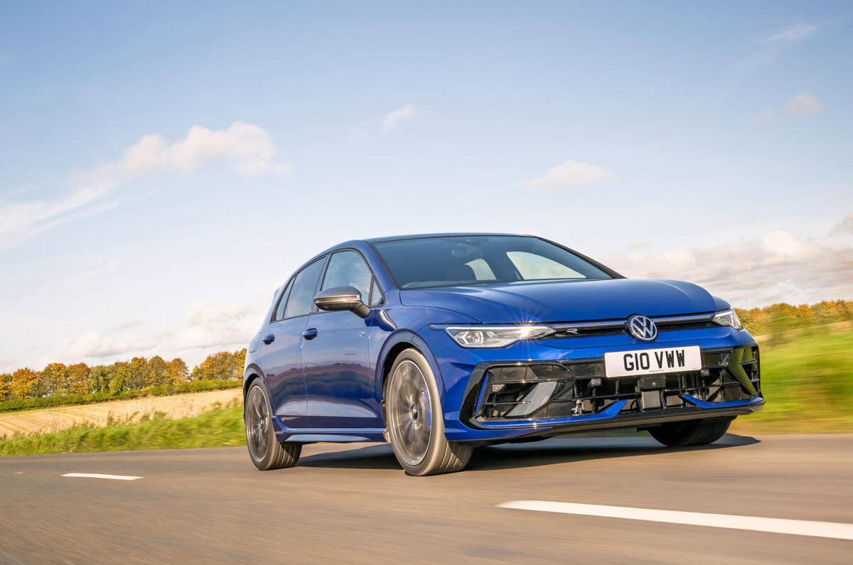 VW Golf R 2024 review front tracking 0101 VW Golf R 2024 review front tracking 0101