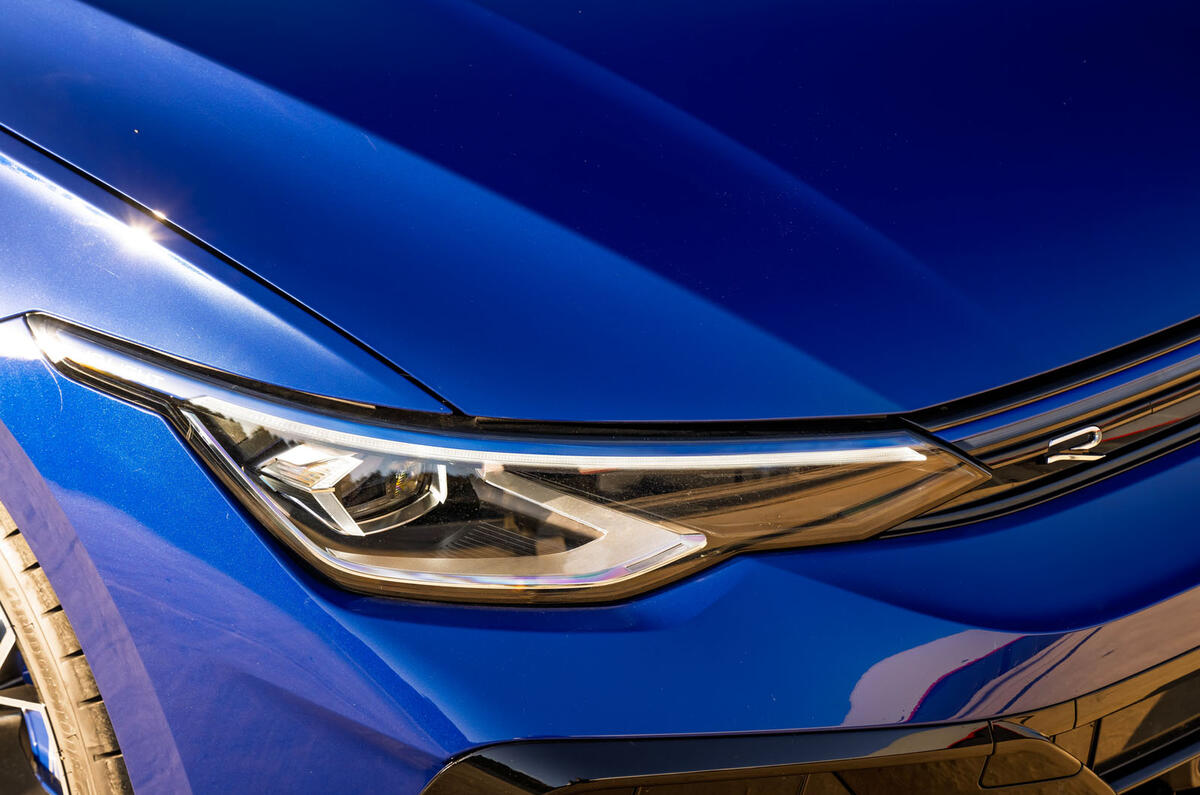VW Golf R 2024 review headlight 0052 VW Golf R 2024 review headlight 0052