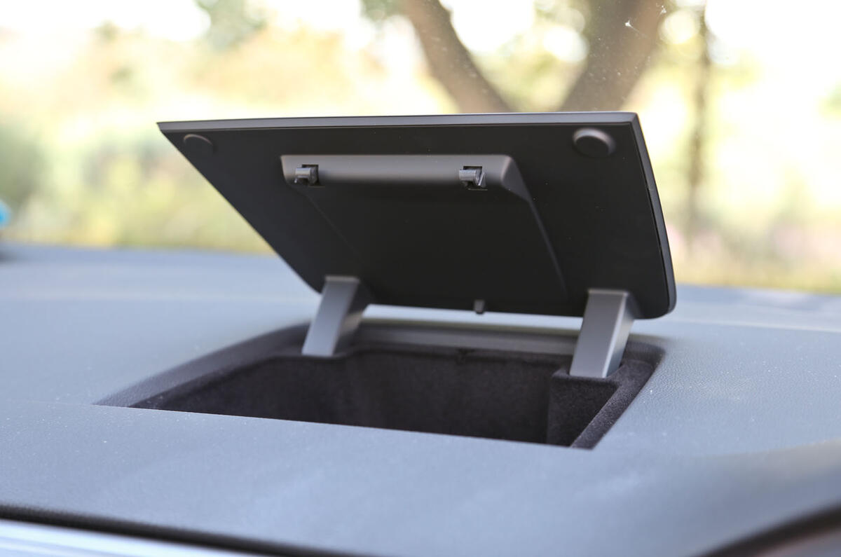 Volkswagen Golf SV cubby hole