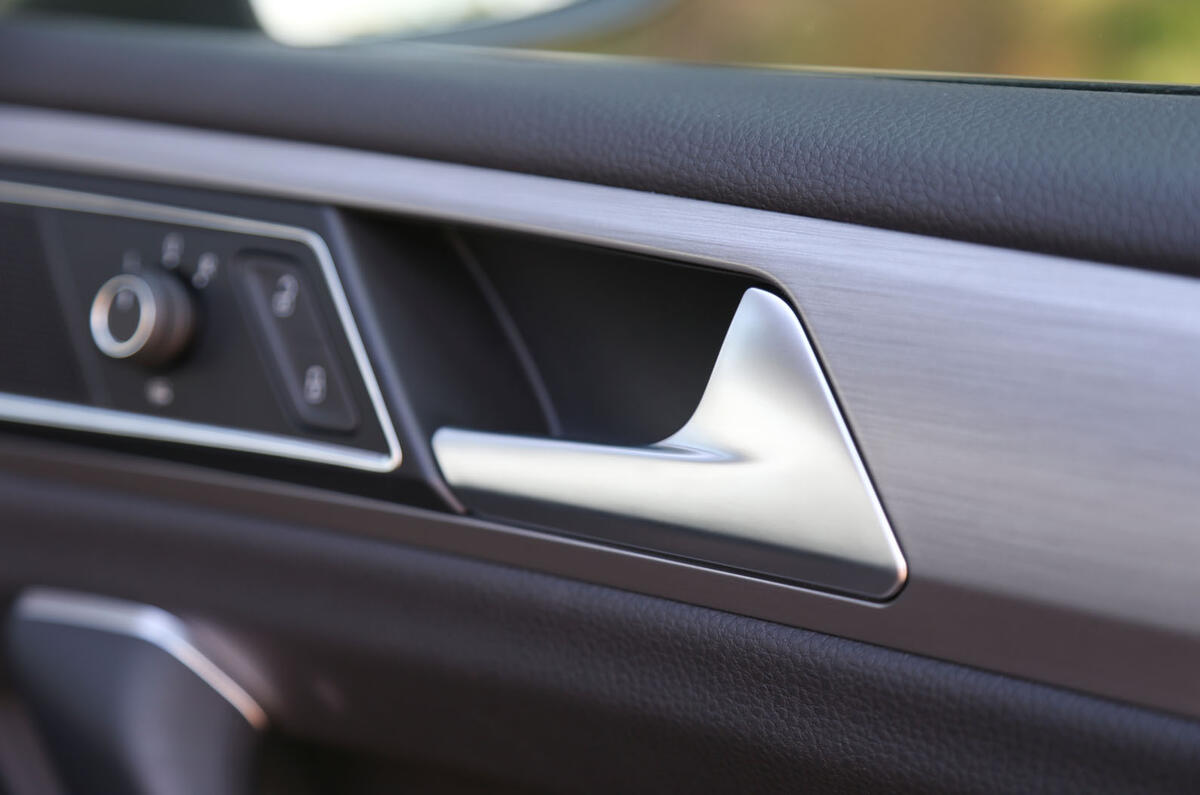 Volkswagen Golf SV door handles