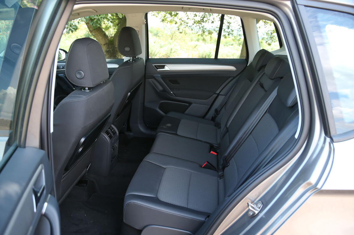 Volkswagen Golf SV rear seats