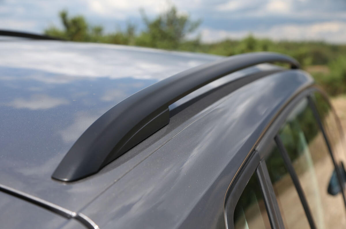 Volkswagen Golf SV roof rails
