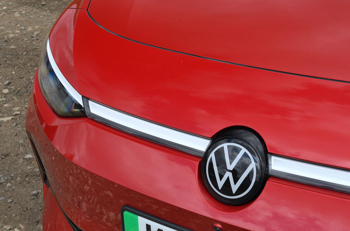 VW ID7 GTX 2025 Review RT front light bar 0619 VW ID7 GTX 2025 Review RT front light bar 0619