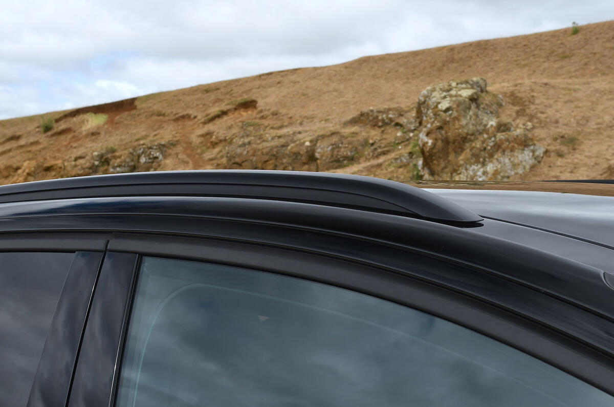 VW ID7 GTX 2025 Review RT roof bars 0615 VW ID7 GTX 2025 Review RT roof bars 0615