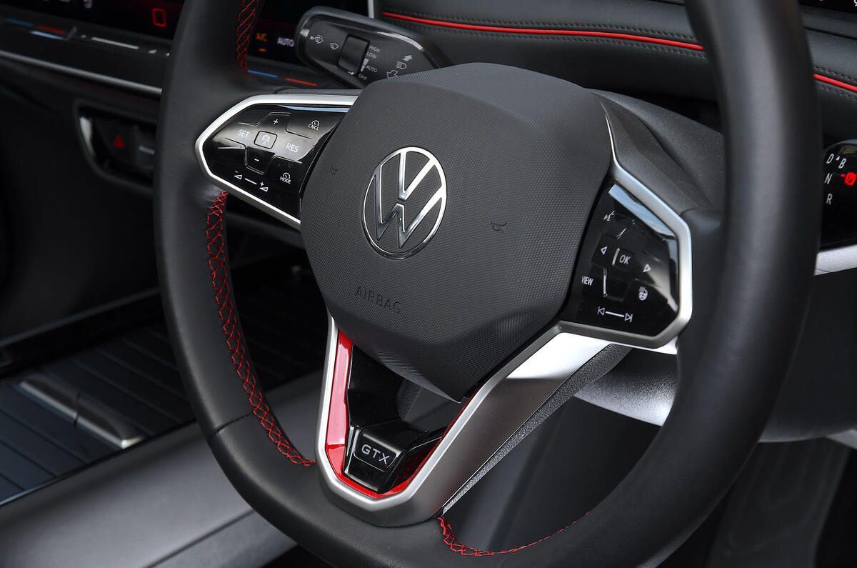VW ID7 GTX 2025 Review RT steering wheel 0602 VW ID7 GTX 2025 Review RT steering wheel 0602