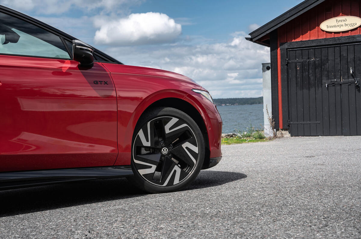 vw id7 gtx review 2024 07 wheel