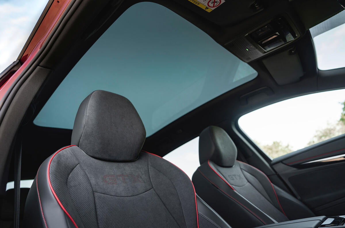 vw id7 gtx review 2024 17 sunroof