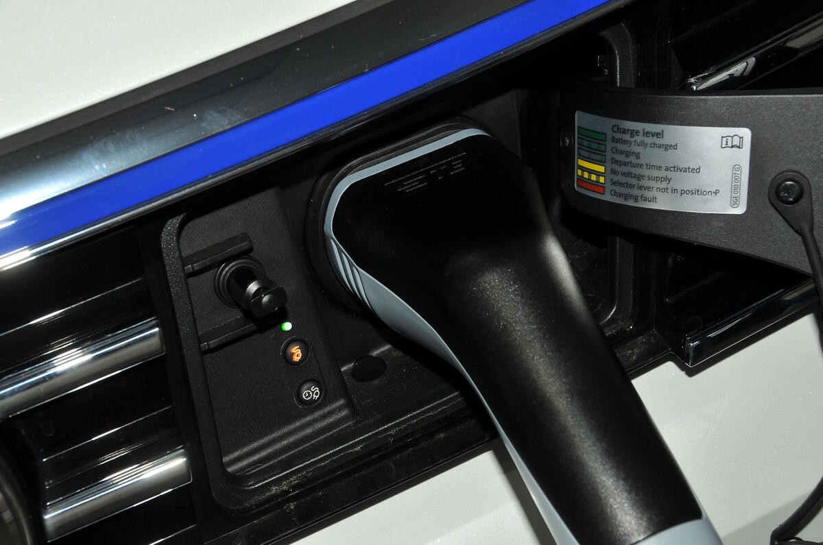 Charging the Volkswagen Passat GTE