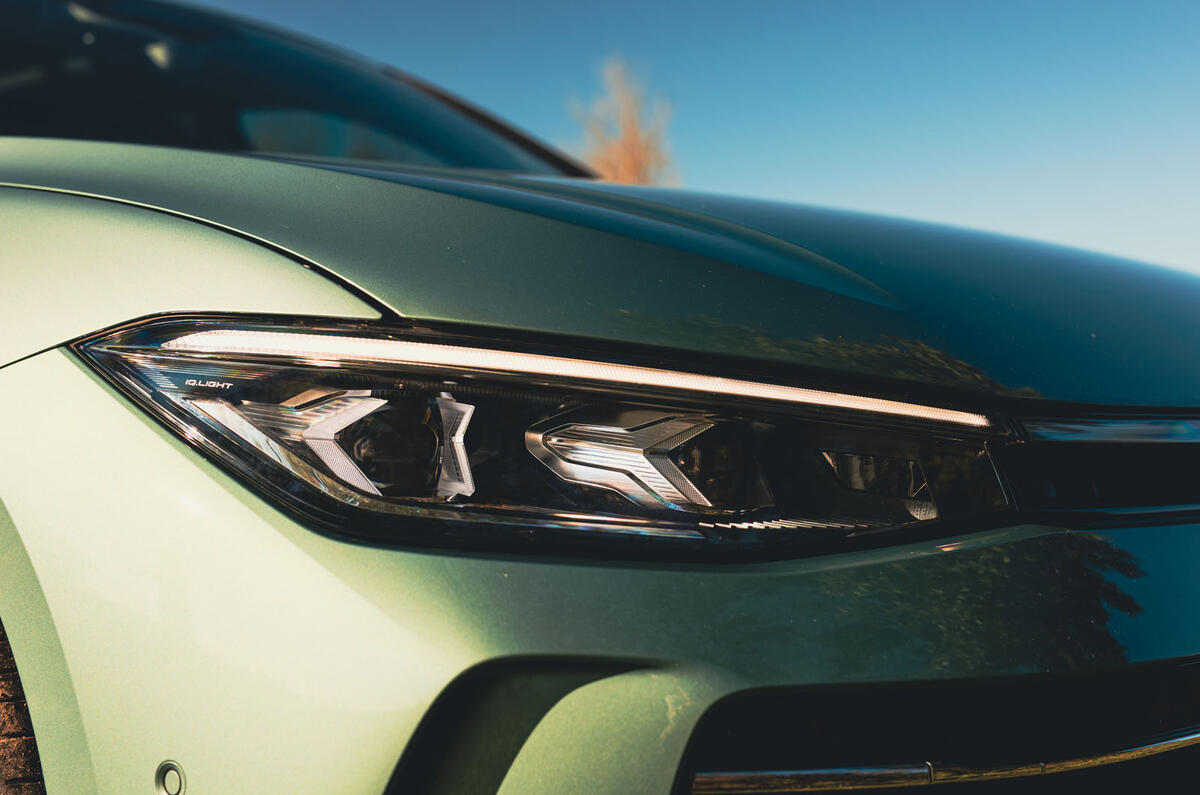 vw passat review 2024 04 headlight