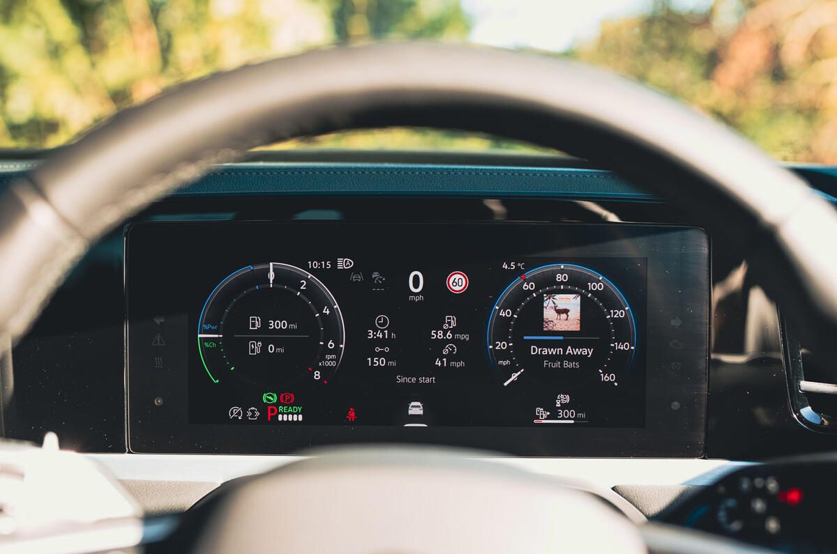 vw passat review 2024 11 cadrans