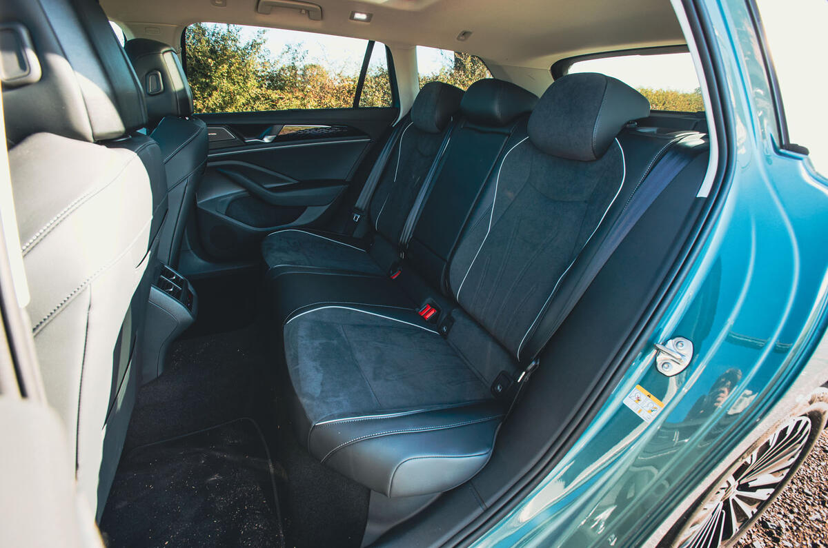 vw passat review 2024 17 bck seats