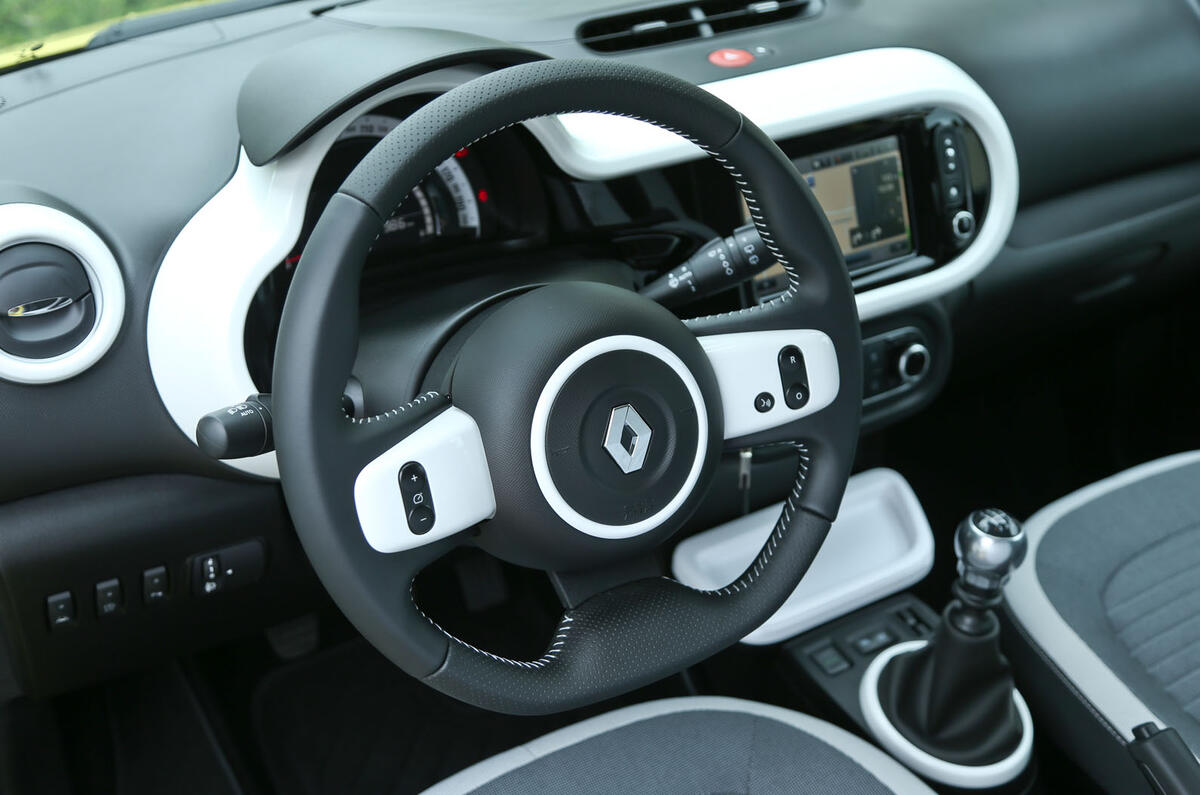 Comparison: Renault Twingo versus Volkswagen Up Comparison: Renault Twingo versus Volkswagen Up