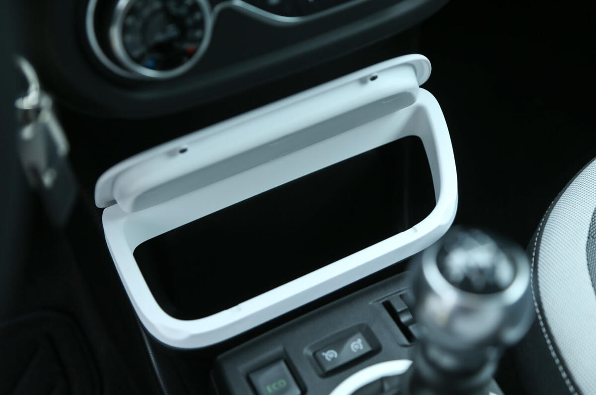 Comparison: Renault Twingo versus Volkswagen Up Comparison: Renault Twingo versus Volkswagen Up