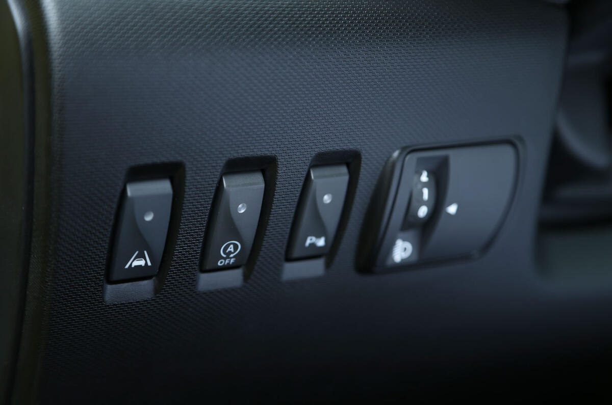 Comparison: Renault Twingo versus Volkswagen Up Comparison: Renault Twingo versus Volkswagen Up