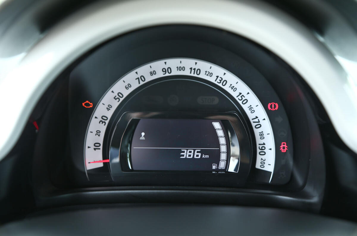 Comparison: Renault Twingo versus Volkswagen Up Comparison: Renault Twingo versus Volkswagen Up