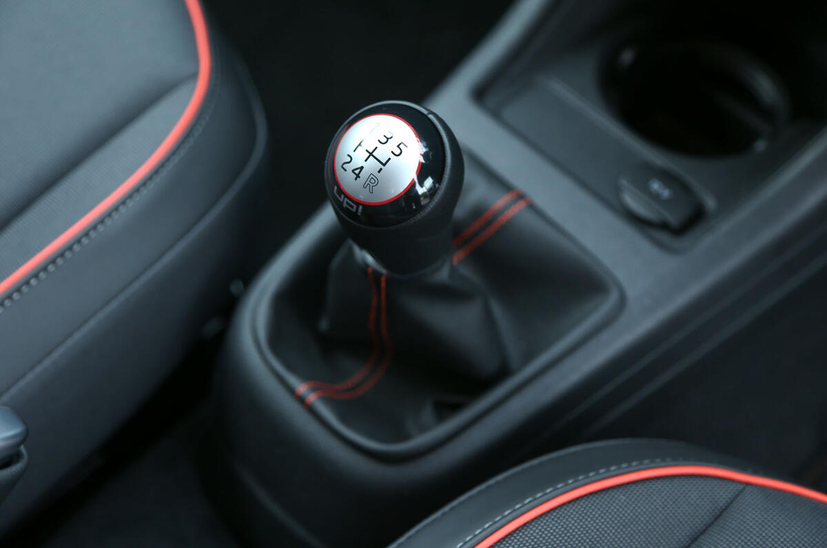 Comparison: Renault Twingo versus Volkswagen Up Comparison: Renault Twingo versus Volkswagen Up