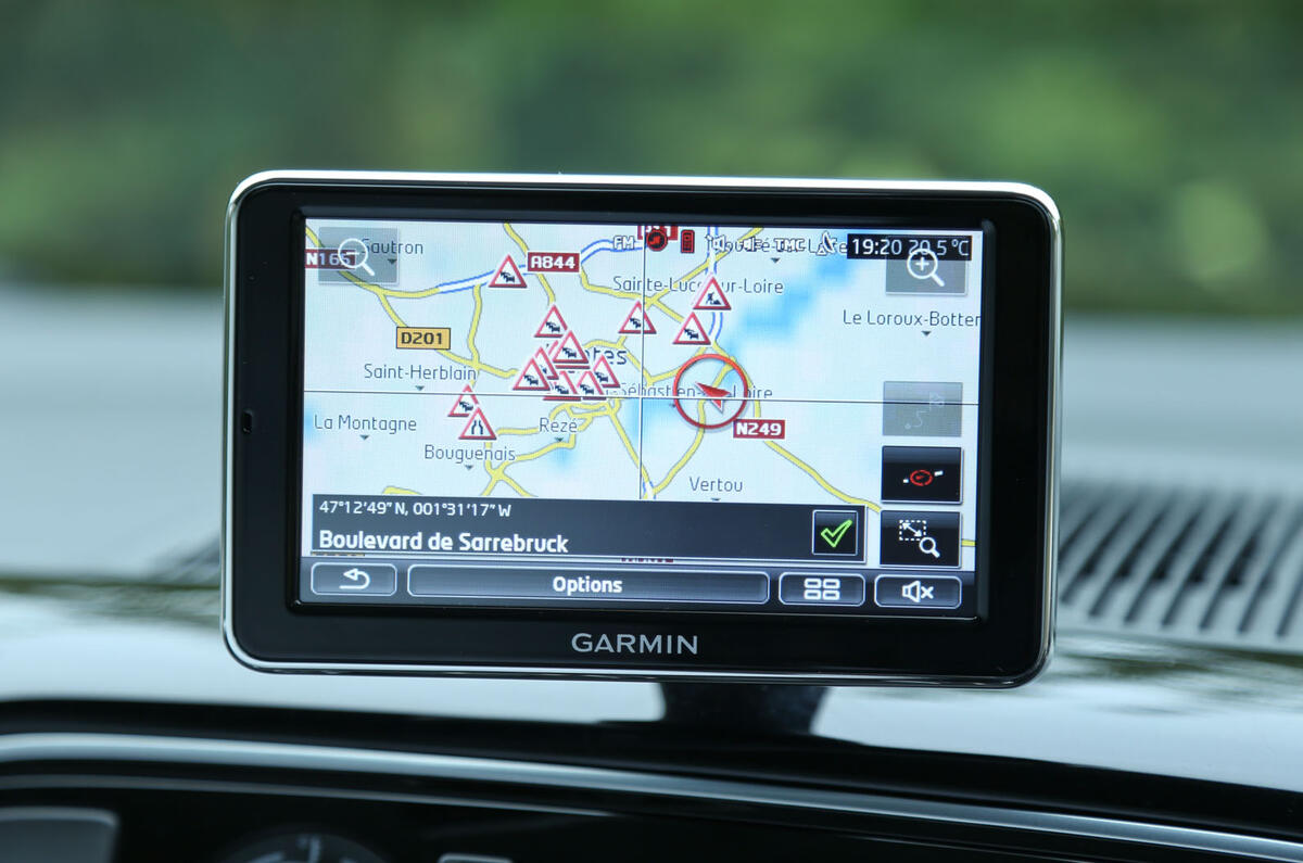 Comparison: Renault Twingo versus Volkswagen Up Comparison: Renault Twingo versus Volkswagen Up