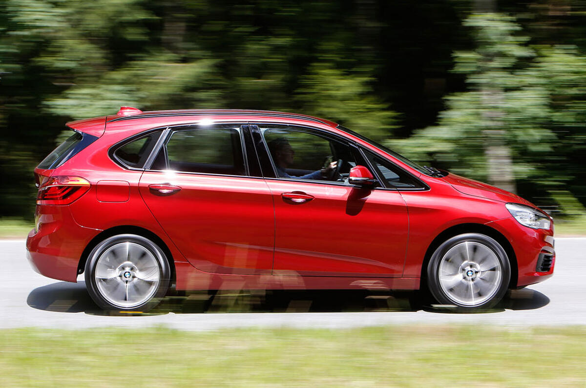 no title Comparison - BMW 2-series Active Tourer vs VW Golf SV