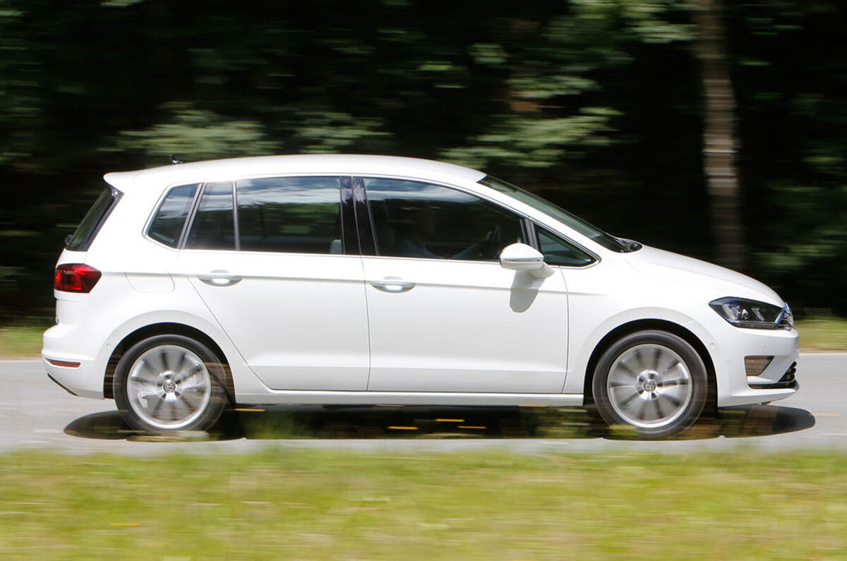 no title Comparison - BMW 2-series Active Tourer vs VW Golf SV