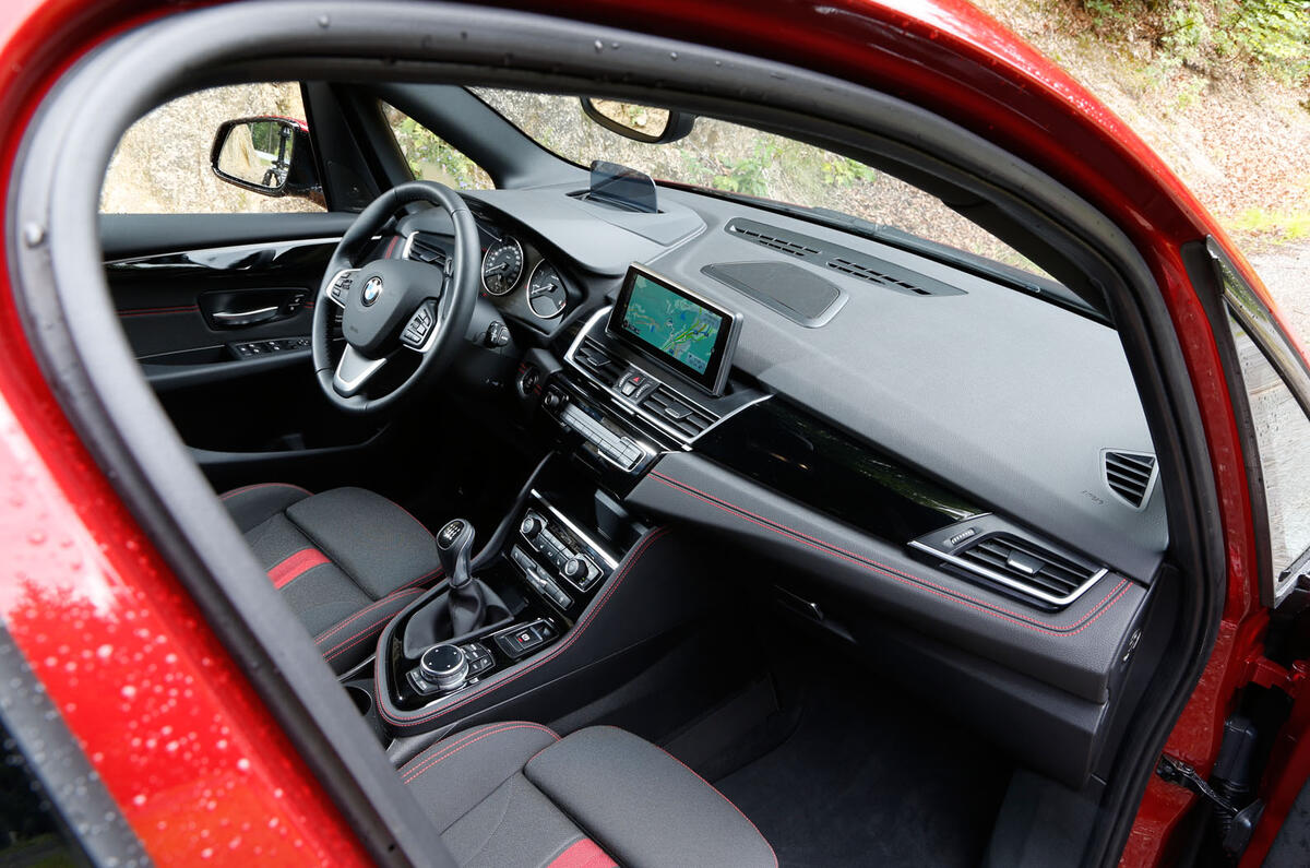 no title Comparison - BMW 2-series Active Tourer vs VW Golf SV