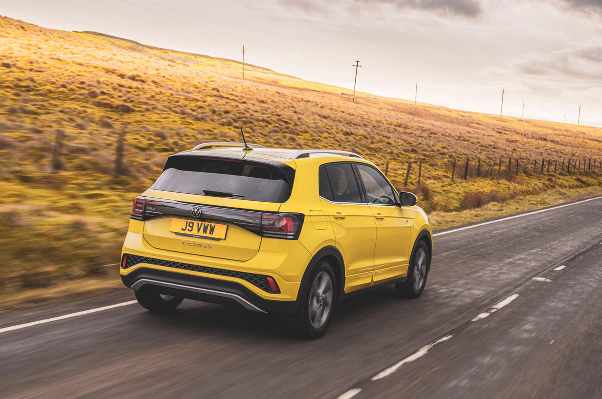vw t cross review 2024 03 rear tracking vw t cross review 2024 03 rear tracking