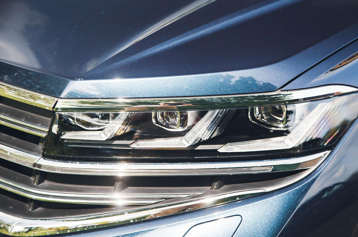 vw touareg review 2024 05 headlight vw touareg review 2024 05 headlight