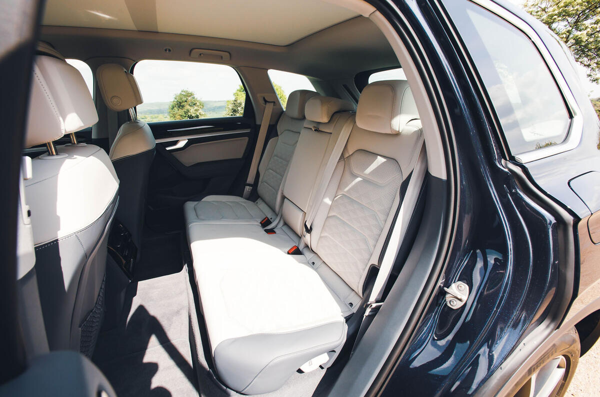 vw touareg review 2024 11 back seats vw touareg review 2024 11 back seats