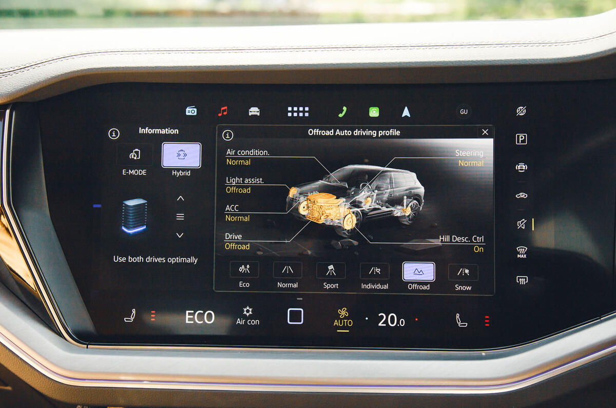 vw touareg review 2024 16 infotainment vw touareg review 2024 16 infotainment