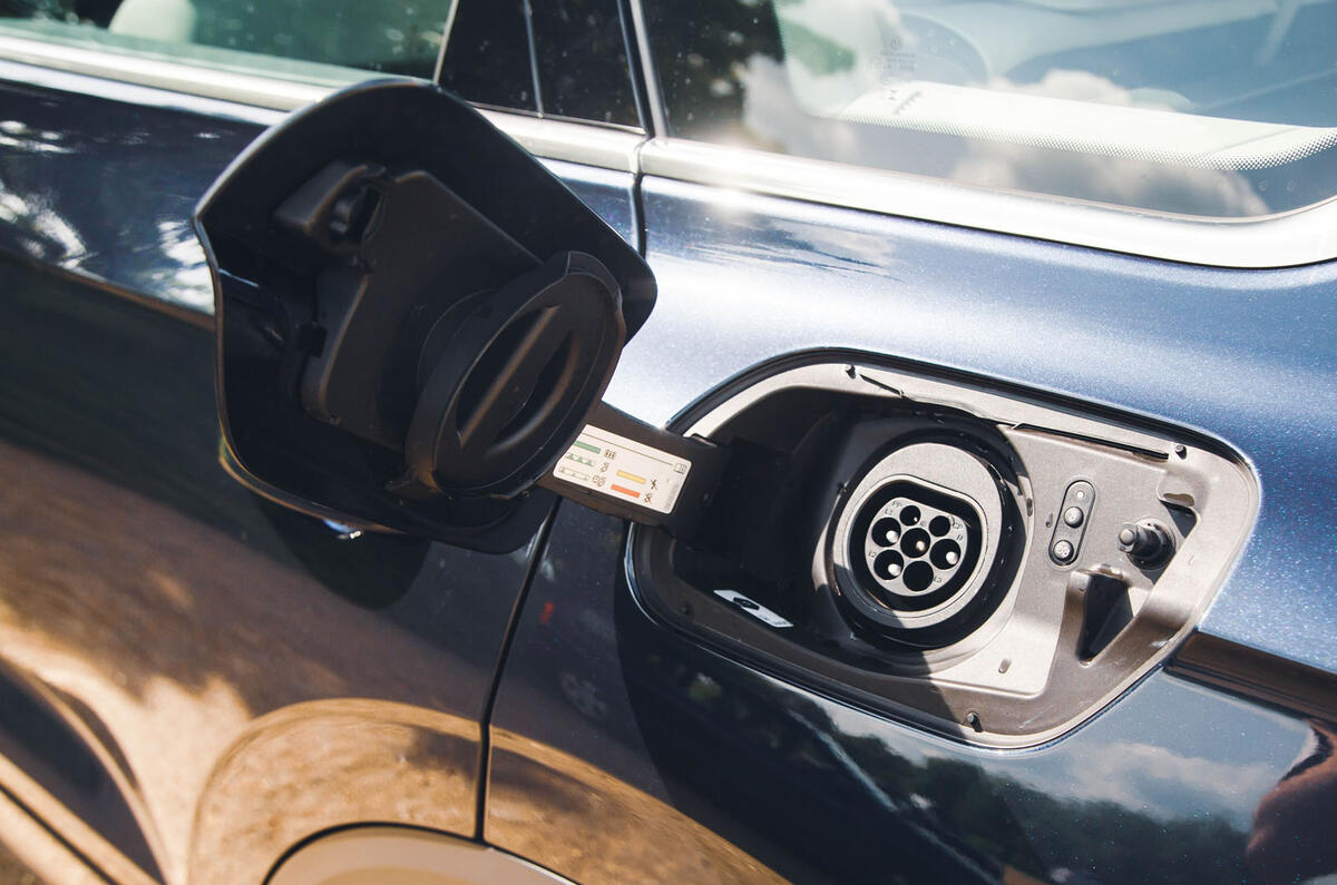 vw touareg review 2024 20 charging port vw touareg review 2024 20 charging port