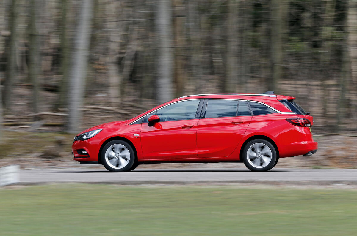 Vauxhall Astra ST side profile