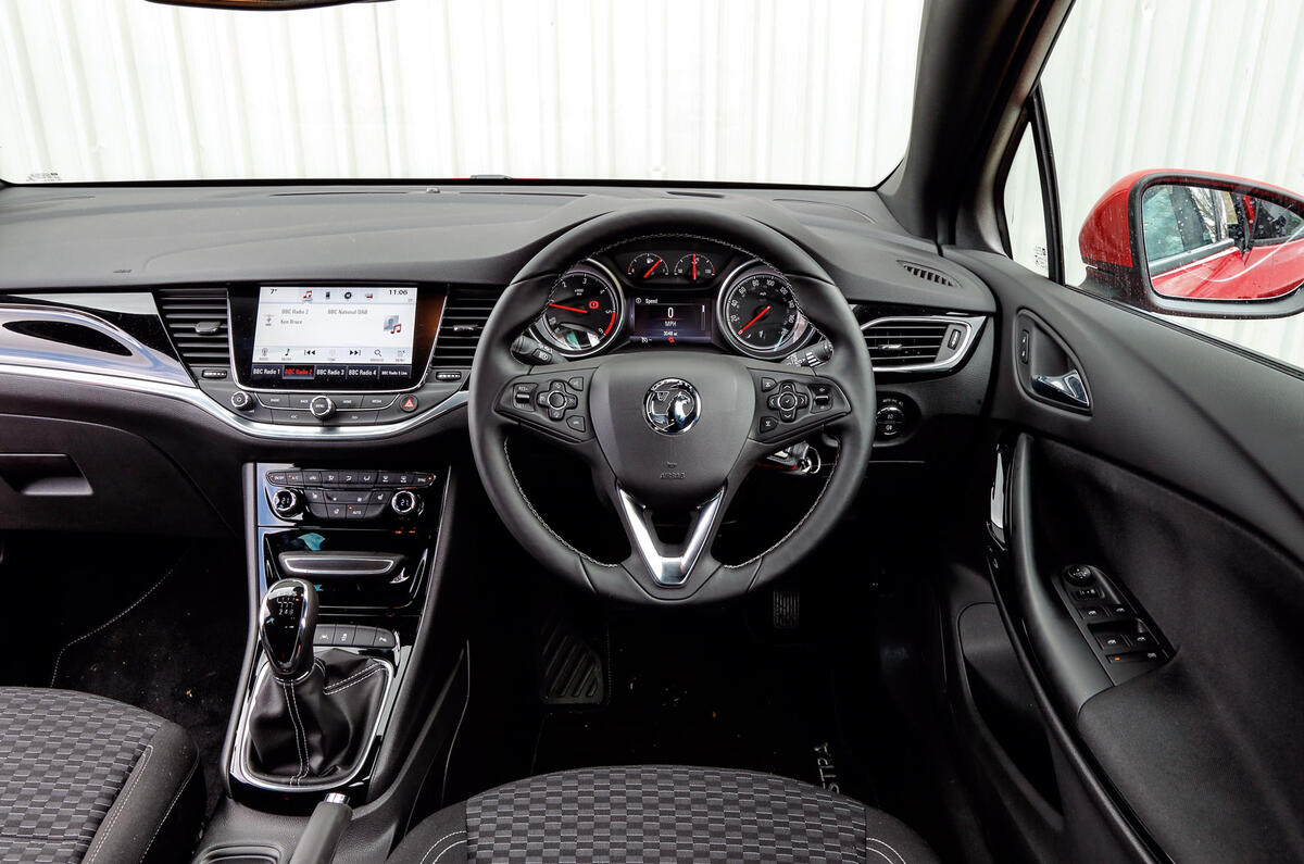 Vauxhall Astra Sports Tourer dashboard