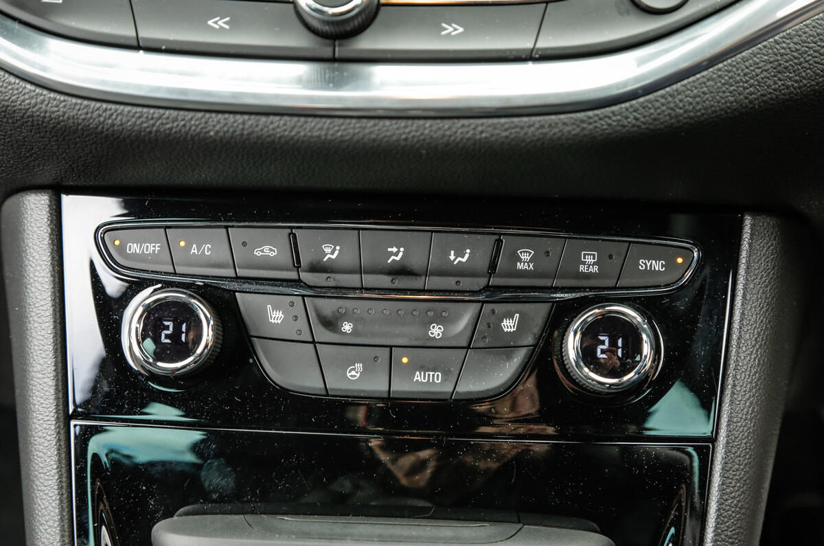 Vauxhall Astra ST climate control