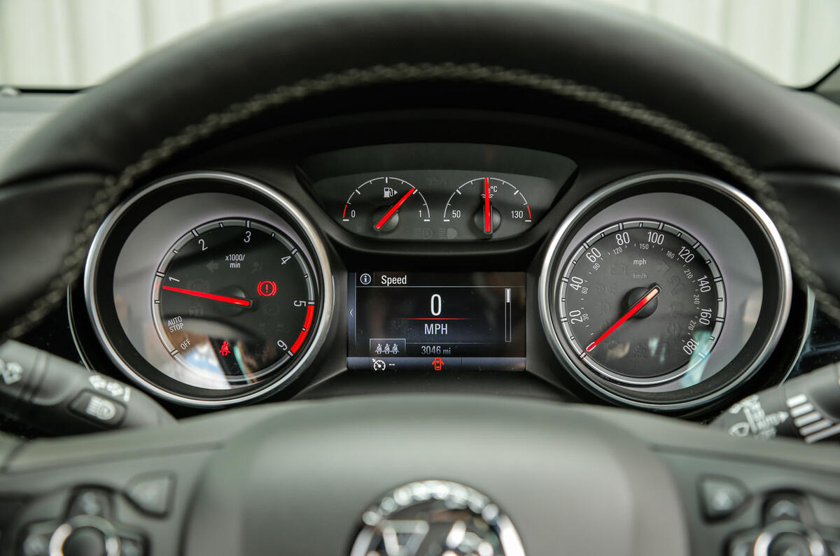 Vauxhall Astra Sports Tourer instrument cluster